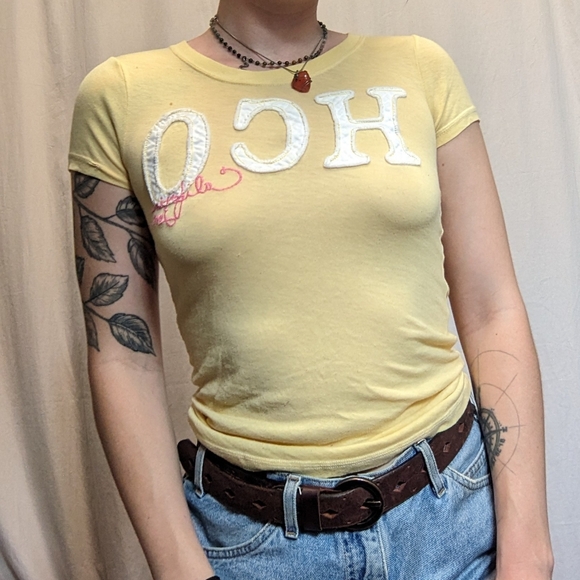 Vintage Yellow Hollister Tee - Picture 4 of 8